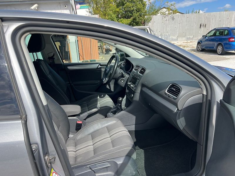Volkswagen Golf 1.4 16V - fotka 10 z 15