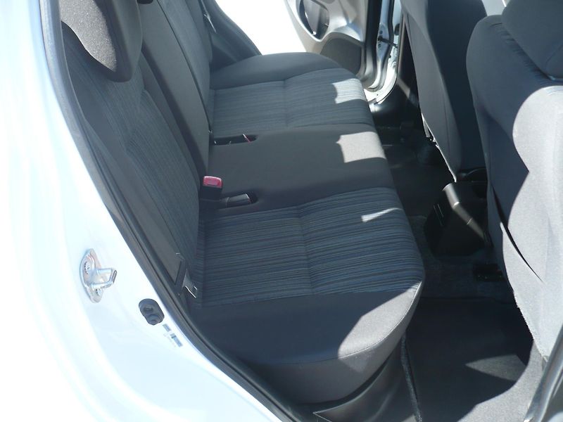 Suzuki Swift 1.2i 69Kw Klimatizace - fotka 16 z 25