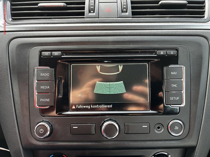Škoda Rapid (2015) 1.6 TDi, Ambition, DSG, xenon - fotka 14 z 16
