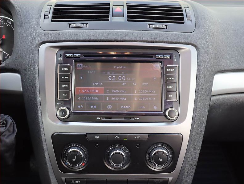 Škoda Octavia (2012) 1.6 TDI, Serv.kniha, Navi - fotka 12 z 15