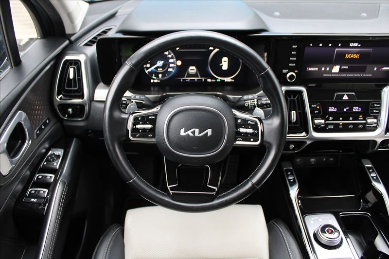 Kia Sorento 1,6 HEV  ČR,4x4,A/T,DPH,TOP - fotka 11 z 49