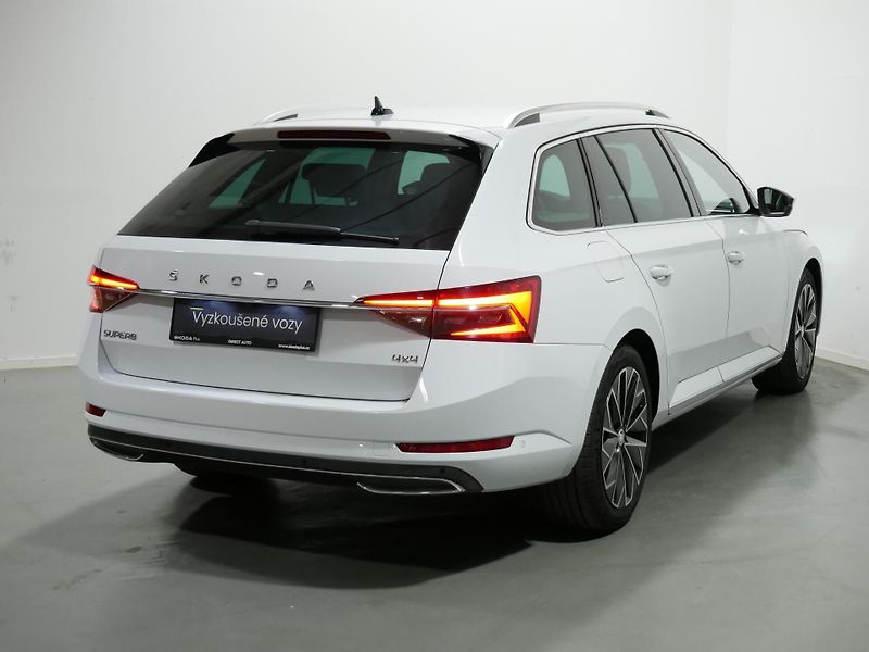 Škoda Superb - fotka 2 z 25