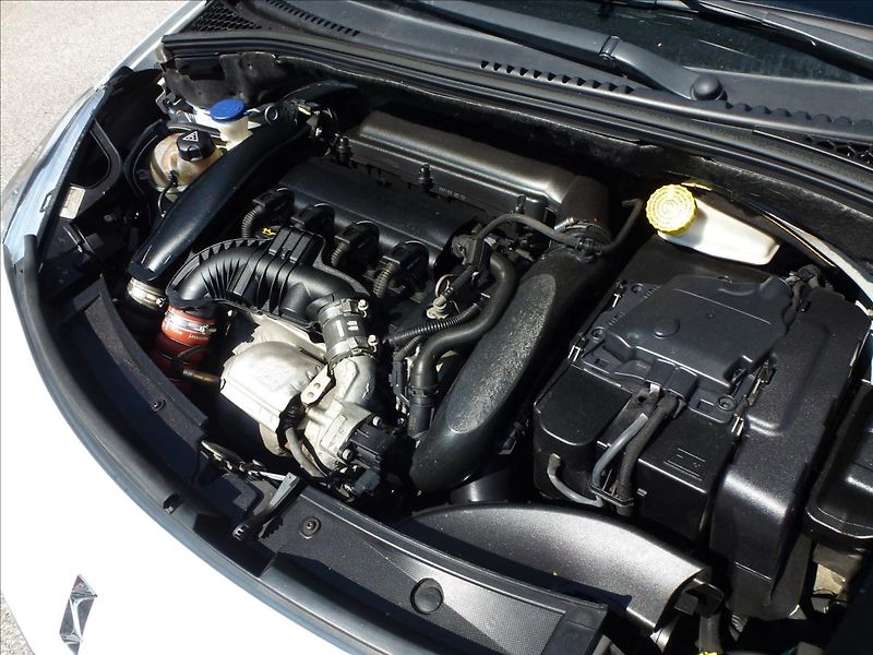 Citroën DS3 1,6 16V VTi THP SportChic - fotka 39 z 49