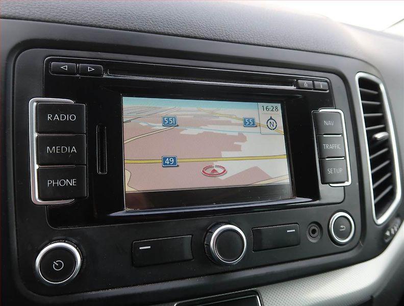 Volkswagen Sharan (2015) 2.0 TDI, 7 míst, Navi - fotka 13 z 28