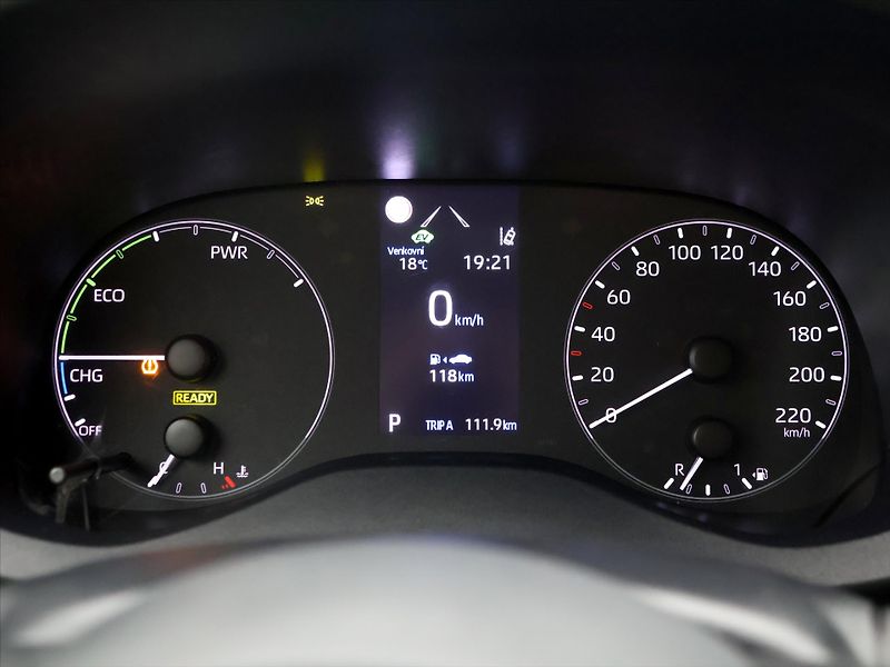 Toyota Yaris 1,5 Hybrid e-CVT 68kW aut. CZ - fotka 14 z 27