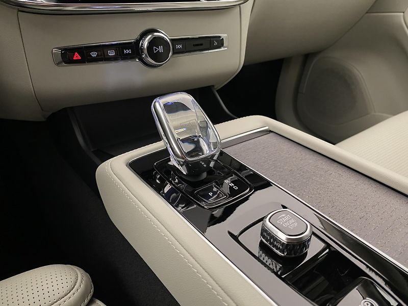 Volvo XC90 (2026) T8 AWD Plug-in BRIGHT PLUS 7m - fotka 38 z 68