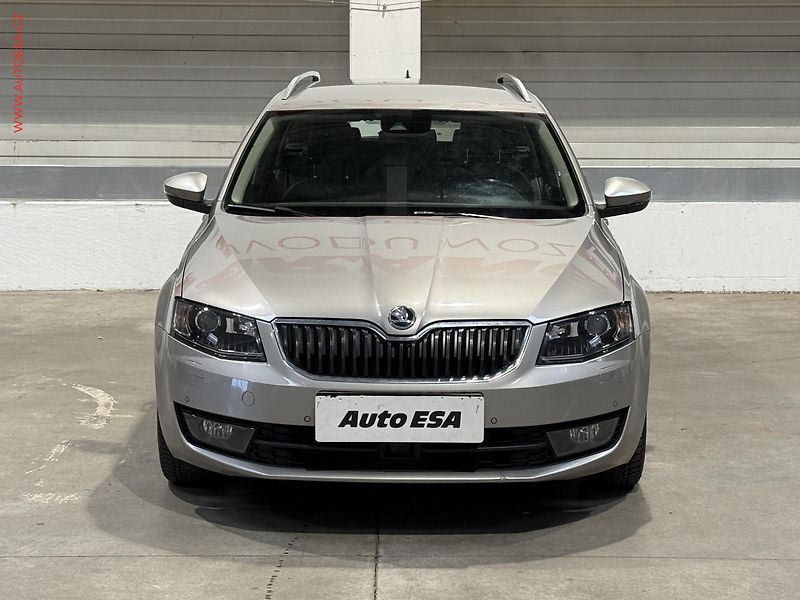 Škoda Octavia (2016) 2.0 TDi, ČR, L&K, DSG, +ALU - fotka 2 z 27