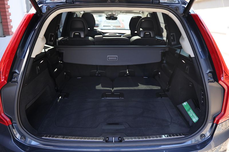 Volvo XC90 (2023) Ultimate, B5 AWD Mild hybrid - fotka 21 z 25