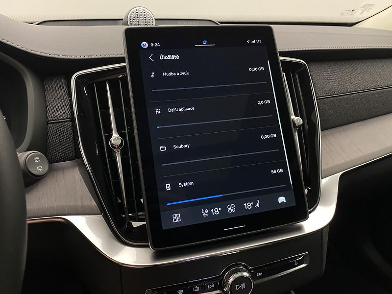 Volvo XC90 (2026) T8 AWD Plug-in DARK ULTRA - fotka 65 z 76