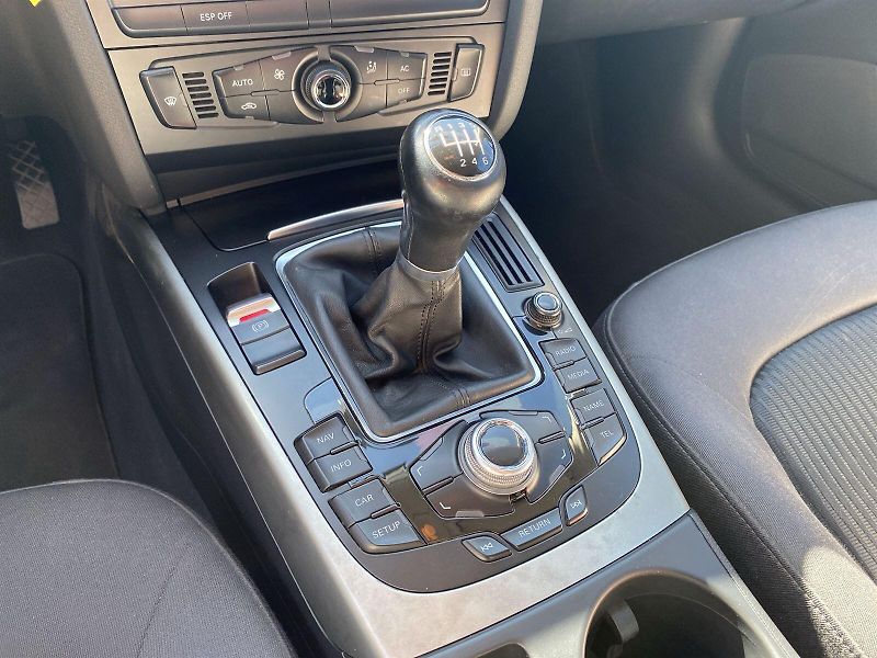 Audi A4 (2008) Avant 2.0 TDI - fotka 19 z 28