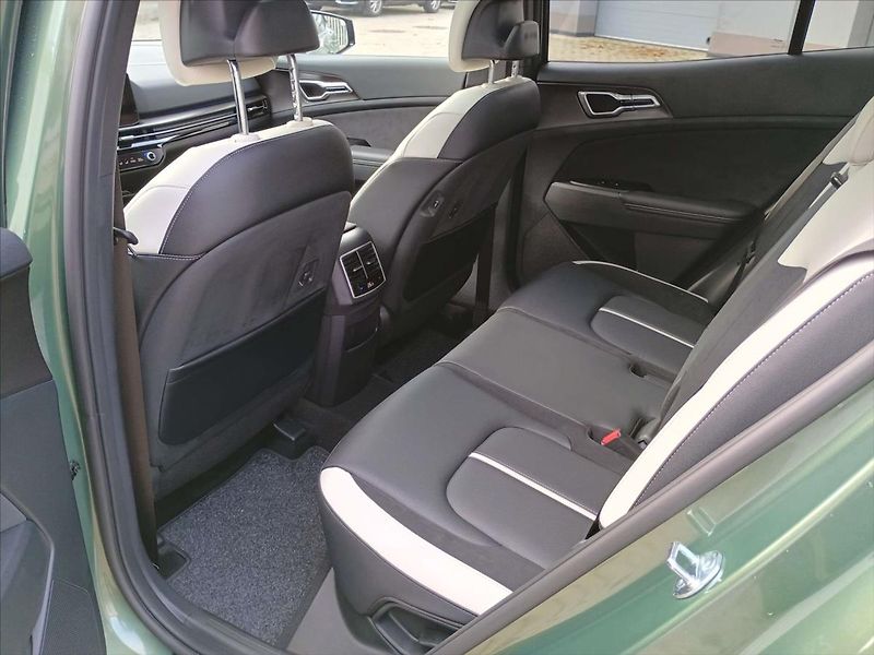 Kia Sportage 1,6 T-GDi GPF 4x4 7DCT GT-LINE - fotka 7 z 8