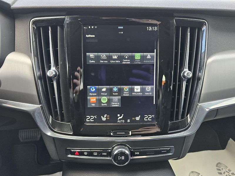 Volvo V90 D4 2,0 140kW 4x4 DPH MOMENTUM - fotka 34 z 45
