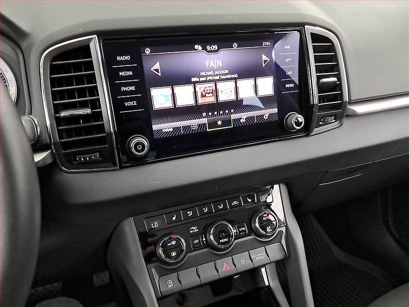 Škoda Karoq (2023) 1.5 TSI - fotka 12 z 22