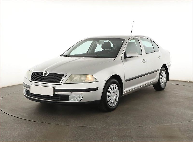 Škoda Octavia (2007) 2.0 TDI, po STK, zamluveno - fotka 2 z 11