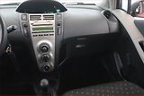Toyota Yaris (2007) 1.0 VVT-i, po STK, Tažné - náhled 8