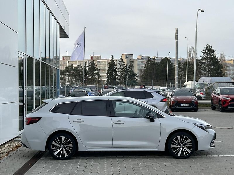 Toyota Corolla (2025) TS STYLE 1,8 HEV AT - fotka 13 z 14