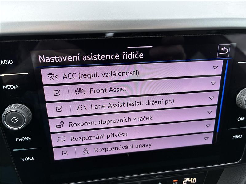 Volkswagen Arteon 2,0 TDI,TAŽNÉ,KEYLESS,CAR PLAY - fotka 22 z 25