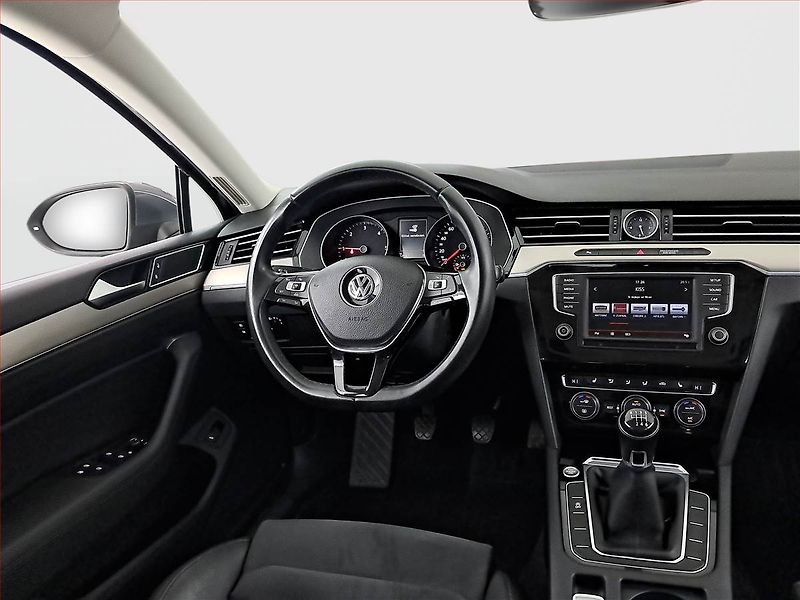 Volkswagen Passat (2016) Business 2.0 TDI, Kůže - fotka 7 z 15