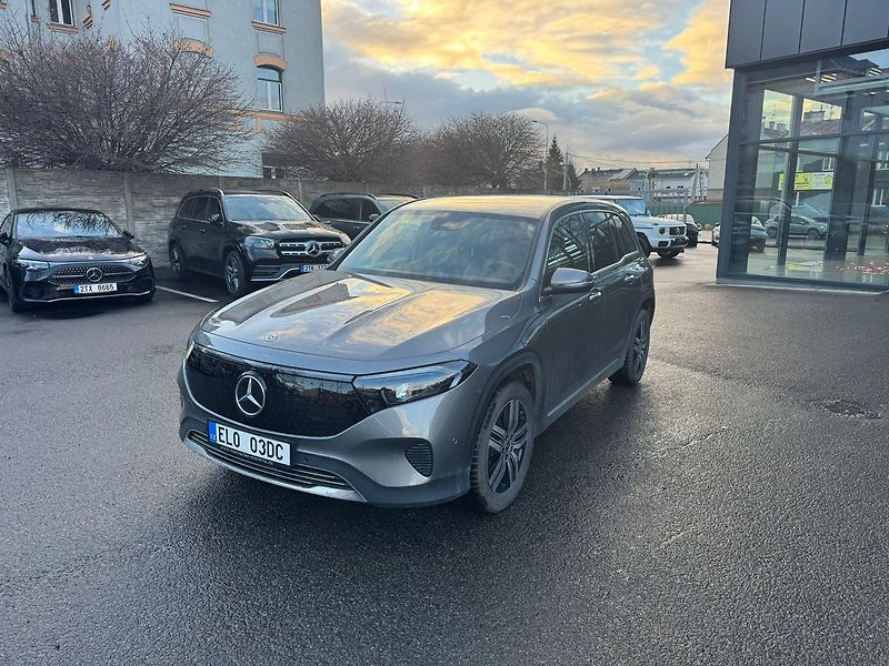 Mercedes-Benz EQB (2024) 250+ - fotka 3 z 24