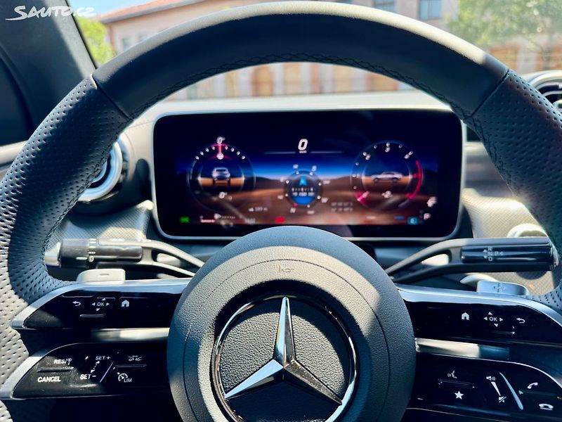 Mercedes-Benz GLC 220d 4MATIC AMG - fotka 32 z 48