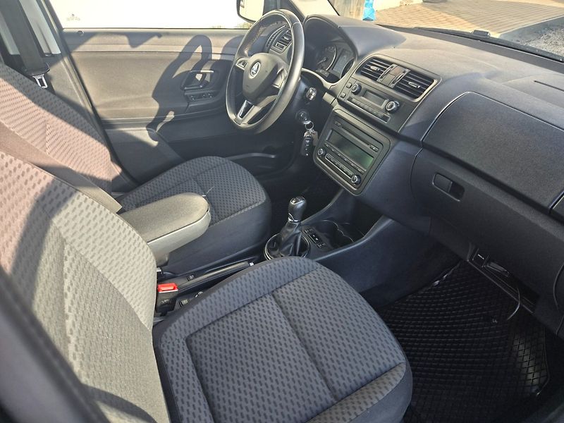 Škoda Fabia (2014) 1.6 TDI Serviska,Zimáky,TOP - fotka 21 z 29