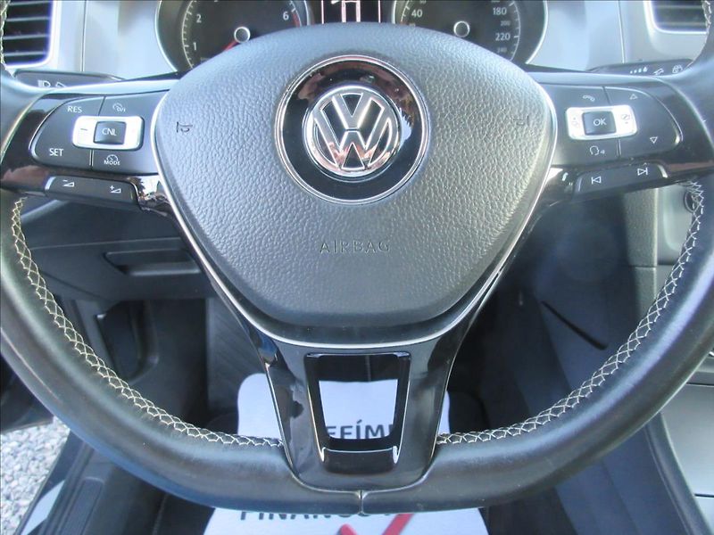 Volkswagen Golf 1,4 TSI 92kW Nez.top Edice Lou - fotka 9 z 14