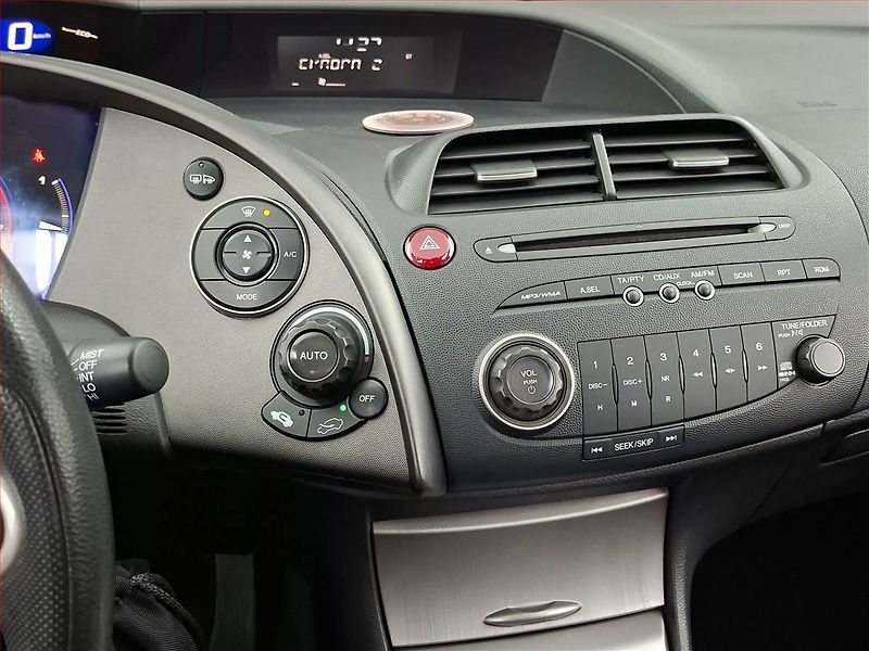 Honda Civic (2008) 1.4 i-DSI, po STK - fotka 12 z 22