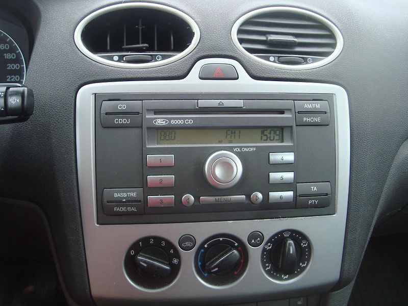 Ford Focus (2003) 1,6TDCI - fotka 16 z 19