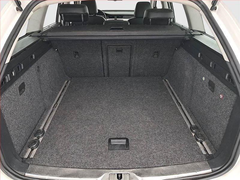 Škoda Superb (2012) 2.0 TDI, 4X4, levný provoz - fotka 13 z 22