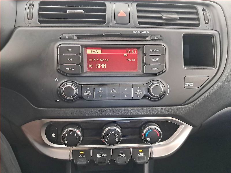 Kia Rio (2014) 1.25 CVVT - fotka 12 z 15