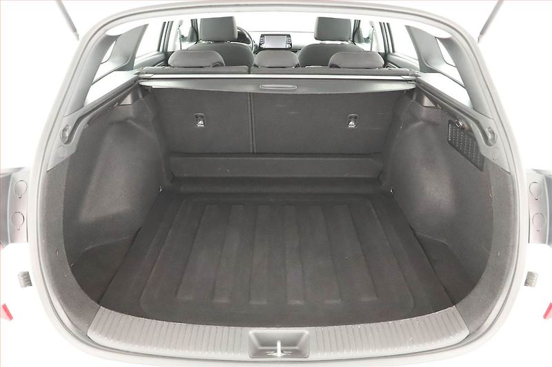 Hyundai i30 (2019) Comfort 1.0 T-GDI, ČR,1.maj - fotka 17 z 18