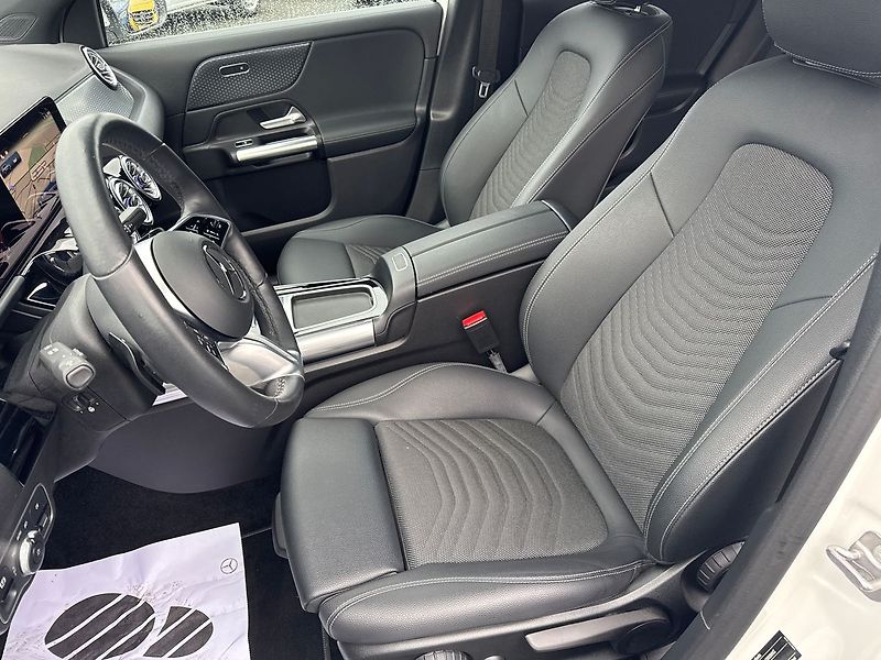 Mercedes-Benz GLA 200d 4MATIC - fotka 13 z 21