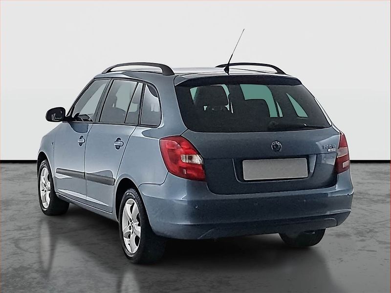 Škoda Fabia (2009) Elegance 1.6 16V, Tempomat - fotka 4 z 17