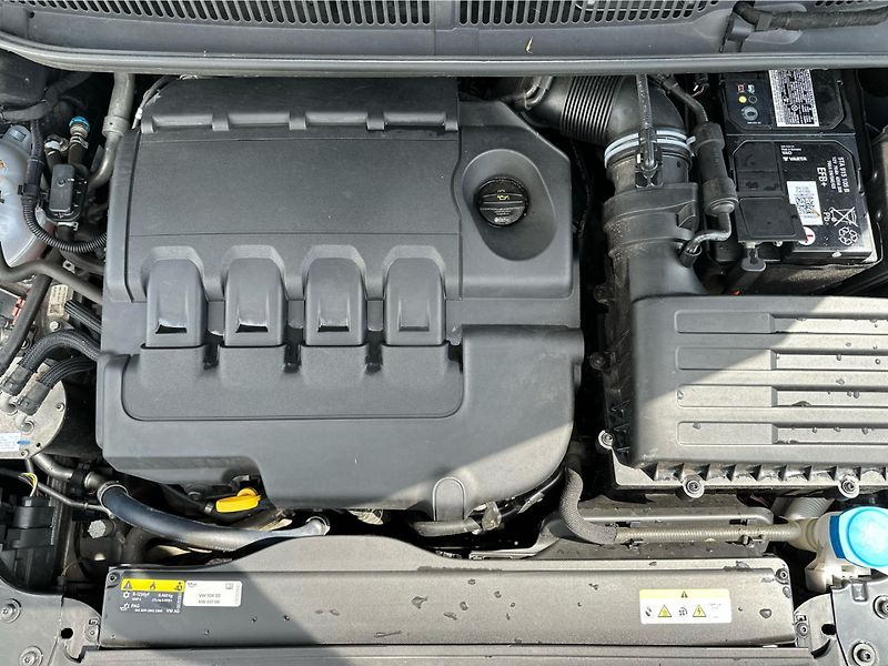 Volkswagen Touran Comfortline 2.0 TDI 85 kW MAN. - fotka 21 z 22