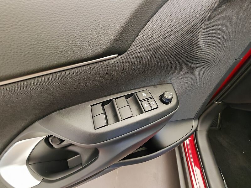 Toyota Yaris Cross 1.5 Hybrid eCVT Comfort 4x2 - fotka 18 z 28