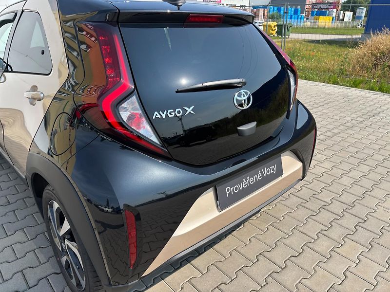 Toyota Aygo 1.0 VVT-i X-play Style AT - fotka 26 z 26