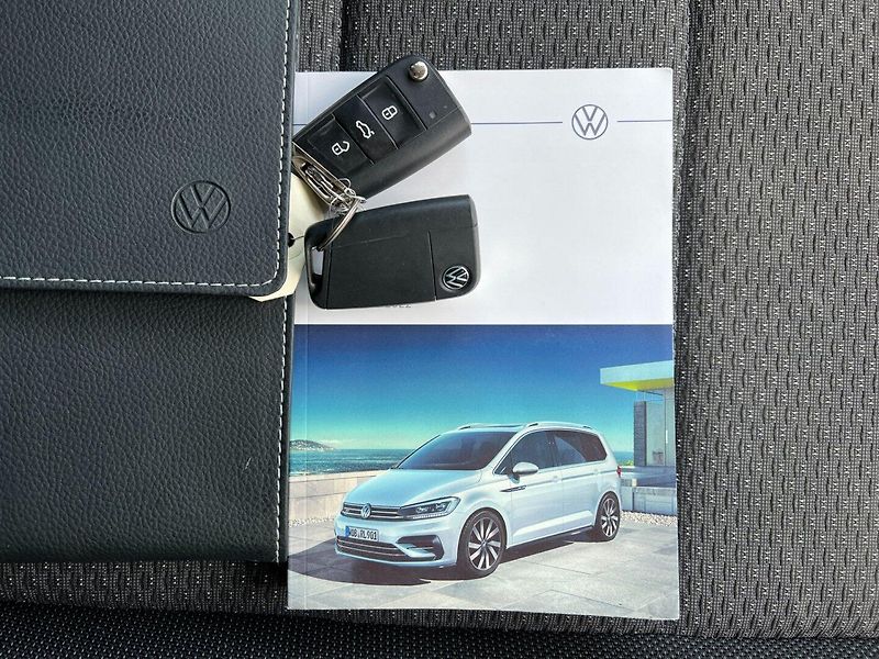 Volkswagen Touran (2023) 1.5TSi 110kW DSG! 7-míst! Navi - fotka 21 z 37