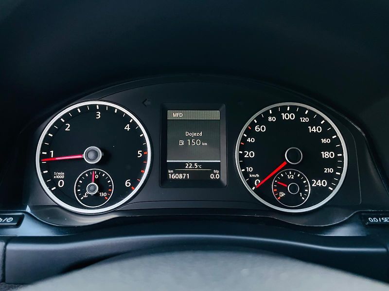 Volkswagen Tiguan 2.0TDI MANUÁL SENZORY 1MAJITEL - fotka 43 z 49