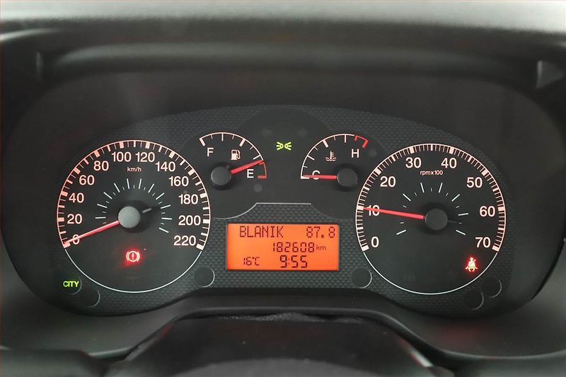 Fiat Punto (2006) 1.4, nová STK, Klima - fotka 8 z 13