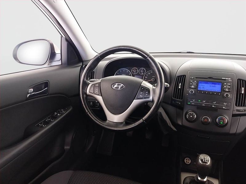 Hyundai i30 (2012) 1.6 CVVT, LPG, zamluveno - fotka 7 z 17