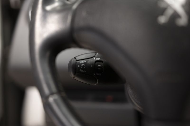 Peugeot 3008 2,0 HDI NAVIGACE TAŽNÉ - fotka 27 z 36