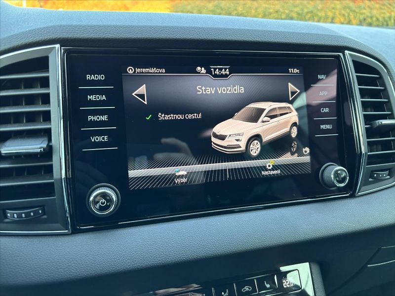 Škoda Karoq 2,0 TDi 110kW Style ADAPTIV - fotka 23 z 45