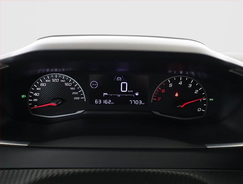 Peugeot 208 (2021) 1.2 PureTech, ČR,1.maj - fotka 9 z 17