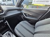 Peugeot 2008 (2025) ALLURE PureTech 100kMAN6 TAŽNÉ - náhled 21
