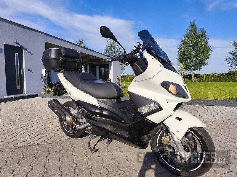 Gilera Nexus 500 (2011) - fotka 5 z 11