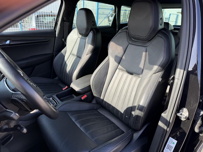 Škoda Karoq 2,0 TSi/140kW 4x4 DSG Sportlin - fotka 14 z 94
