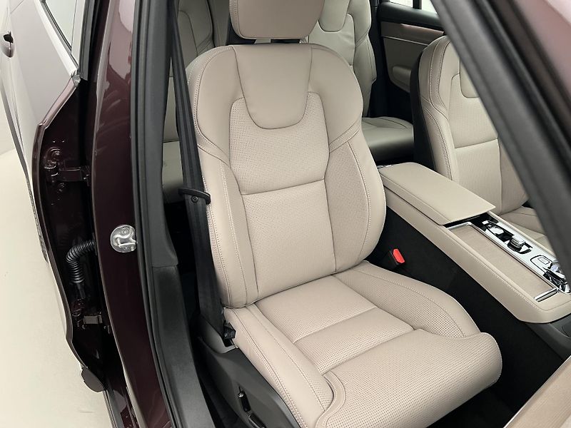 Volvo XC90 (2026) T8 AWD PLUS BRIGHT - fotka 24 z 47