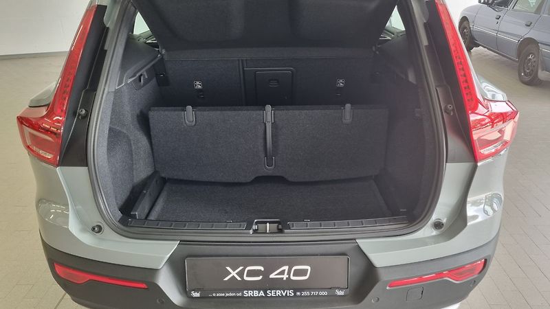 Volvo XC40 (2026) B3 2.0L 163 HP AT7 FWD CORE - fotka 9 z 16