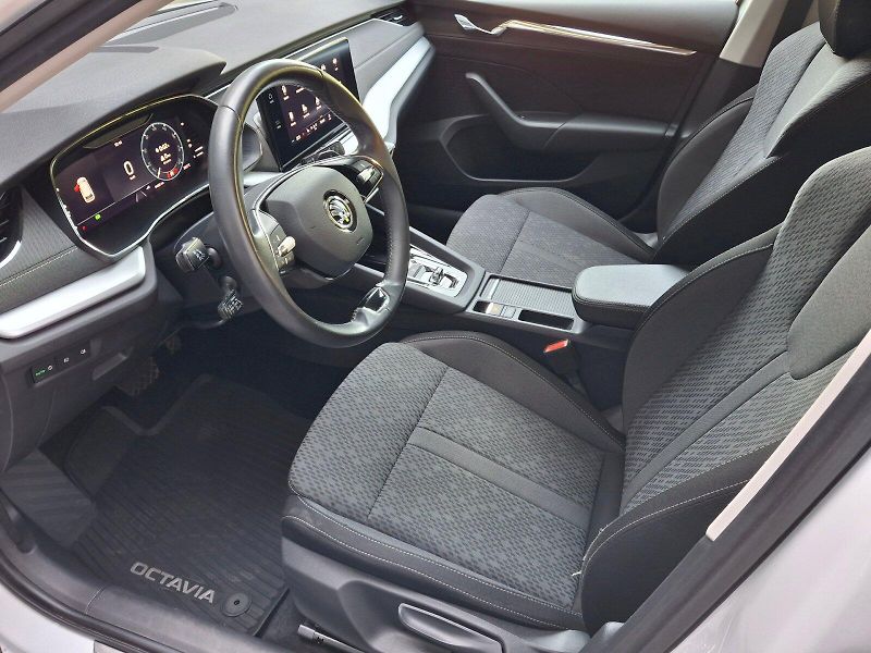 Škoda Octavia (2022) Combi Style Plus DSG 1,5TSi 11 - fotka 6 z 34