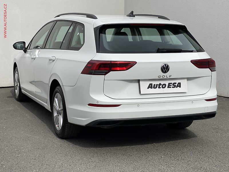Volkswagen Golf (2022) 2.0 TDi, ČR, Life, LED - fotka 6 z 19